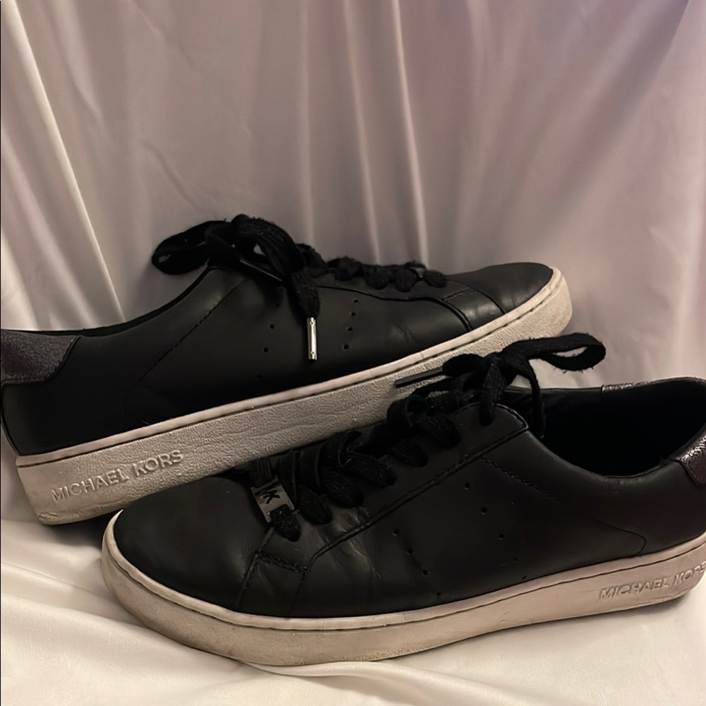 Michael Kors woman’s Black Sneakers